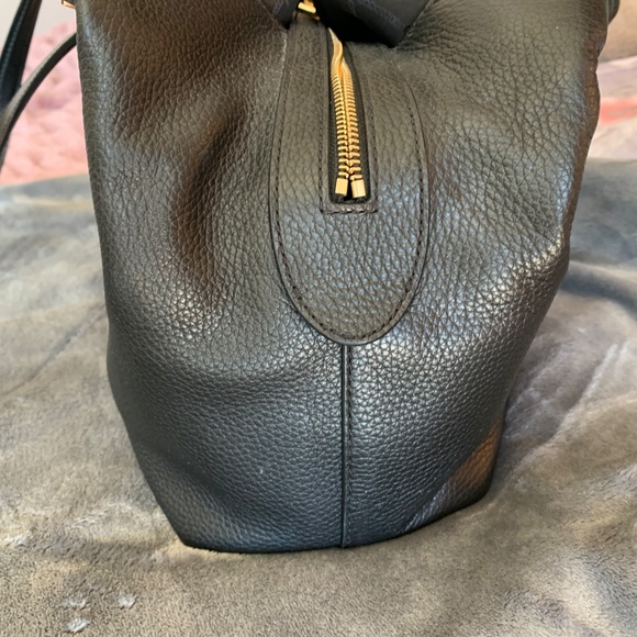 Michael Kors Raven Large Leather Shoulder Bag - Picture 10 of 13